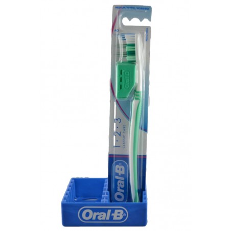 3014260747930Oral-B Spazzolino Classic Care 40 Medio